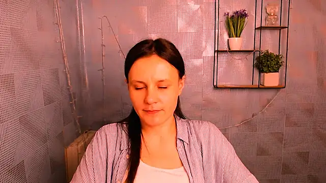 Snapshot of ValeriaHeart_ chatting on 4, 2, 2025 ValeriaHeart online show from 4, 2, 2025