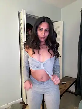 Snapshot of Liyah_19 chatting on 2, 2, 2026 Liyah 19 online show from 2, 2, 2026