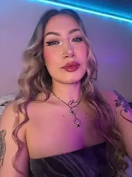 Snapshot of Lally_Valencia__ chatting on 4, 11, 2025 Lally Valencia online show from 4, 11, 2025