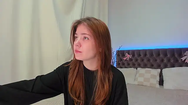 Snapshot of Ella_Mayers chatting on 28, 2, 2025 Ella Mayers online show from 28, 2, 2025