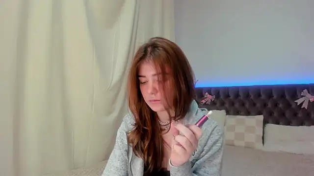 Snapshot of Ella_Mayers chatting on 1, 3, 2025 Ella Mayers online show from 1, 3, 2025