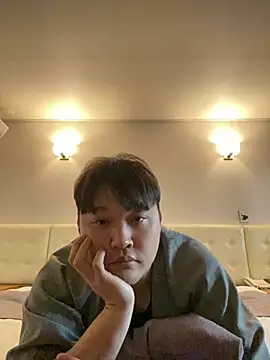 Snapshot of offwhite777 chatting on 19, 2, 2025 offwhite777 online show from 19, 2, 2025