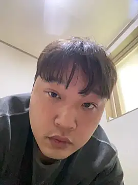 Snapshot of offwhite777 chatting on 21, 2, 2025 offwhite777 online show from 21, 2, 2025