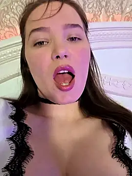 Snapshot of GoddessYanaMironova chatting on 13, 4, 2026 GoddessYanaMironova online show from 13, 4, 2026