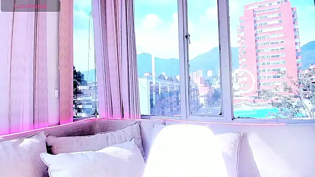 Daphne chers online show from 7, 11, 2025