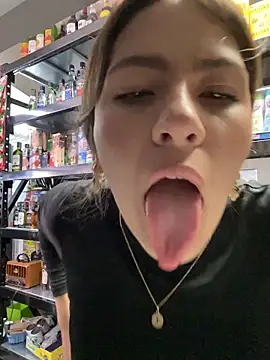 Andrea18 blonde online show from 3, 6, 2026