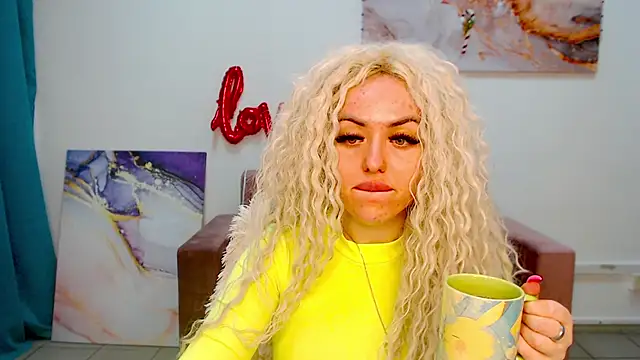 Snapshot of MissisCaty chatting on 9, 2, 2025 MissisCaty online show from 9, 2, 2025