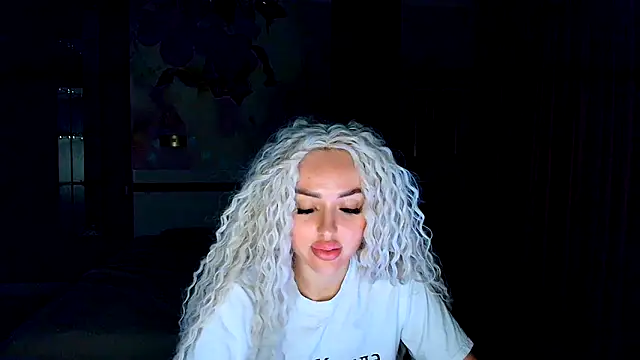 Snapshot of MissisCaty chatting on 14, 9, 2025 MissisCaty online show from 14, 9, 2025