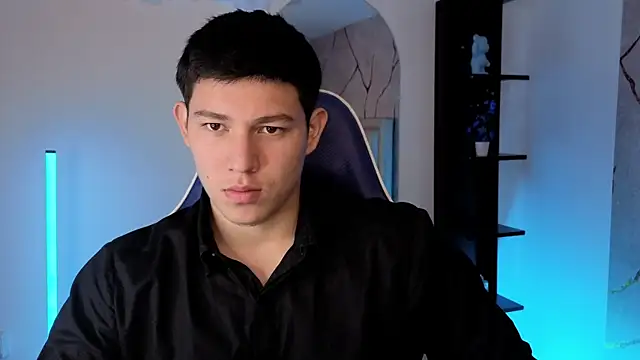 Snapshot of JamesCr_ chatting on 26, 5, 2026 JamesCr online show from 26, 5, 2026