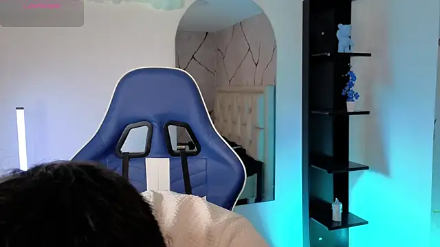 Snapshot of JamesCr_ chatting on 3, 6, 2026 JamesCr online show from 3, 6, 2026