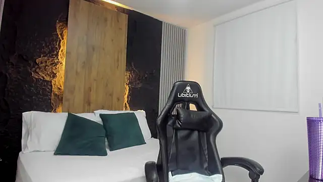 tiffanny doll  online show from 11, 4, 2026