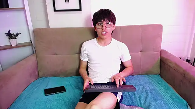 Snapshot of PepperTwink chatting on 13, 2, 2025 PepperTwink online show from 13, 2, 2025