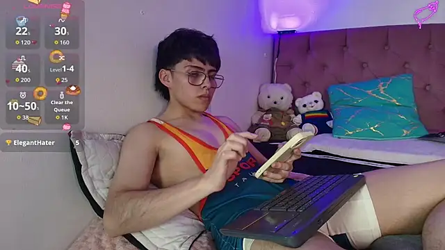 Snapshot of PepperTwink chatting on 17, 10, 2025 PepperTwink online show from 17, 10, 2025