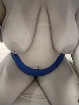 Snapshot of yannaluuxehot chatting on 20, 2, 2025 yannaluuxehot online show from 20, 2, 2025