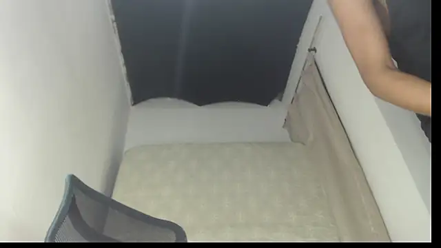 Snapshot of lolplipiwg chatting on 5, 1, 2026 lolplipiwg online show from 5, 1, 2026