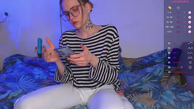 Snapshot of Miss_lionheart chatting on 4, 3, 2025 Miss lionheart online show from 4, 3, 2025