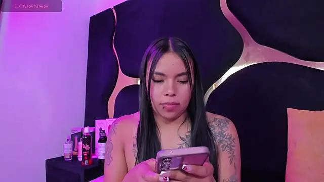 ZoeWan69 online show from 2, 3, 2026