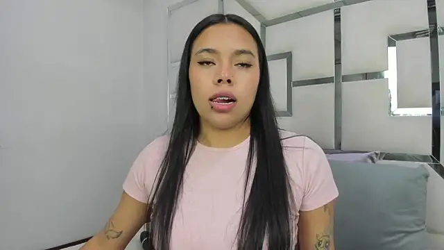 ZoeWan69 online show from 19, 3, 2026