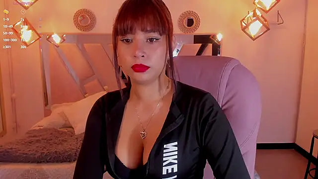 Snapshot of victoria__Smith chatting on 13, 2, 2025 victoria Smith online show from 13, 2, 2025