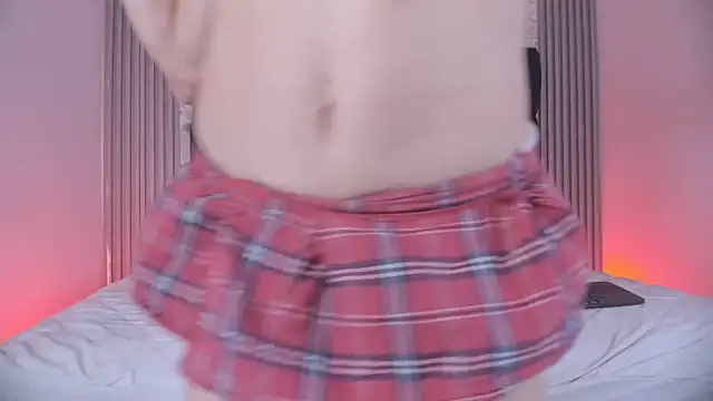 Ashlyaurora online show from 7, 4, 2026