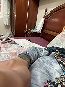 Snapshot of yeiyei_oficial chatting on 13, 10, 2025 yeiyei oficial online show from 13, 10, 2025