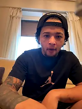 Snapshot of yeiyei_oficial chatting on 16, 10, 2025 yeiyei oficial online show from 16, 10, 2025