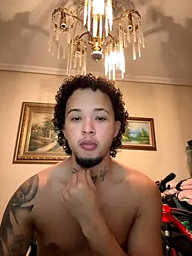 Snapshot of yeiyei_oficial chatting on 8, 11, 2025 yeiyei oficial online show from 8, 11, 2025