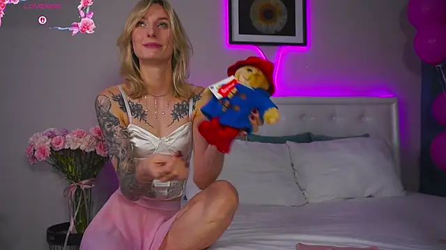 LeaCox  online show from 23, 10, 2025