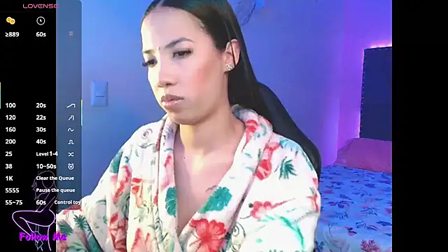 SallyWhitee online show from 10, 9, 2025