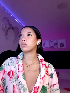 SallyWhitee online show from 5, 2, 2026