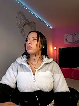 SallyWhitee online show from 10, 3, 2026