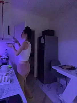 Celine Roxelle online show from 5, 12, 2025