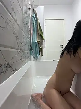 Celine Roxelle online show from 19, 3, 2026