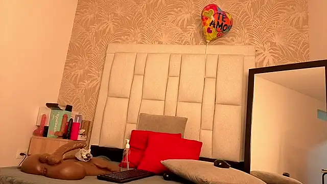 dafnnelewis online show from 1, 12, 2025