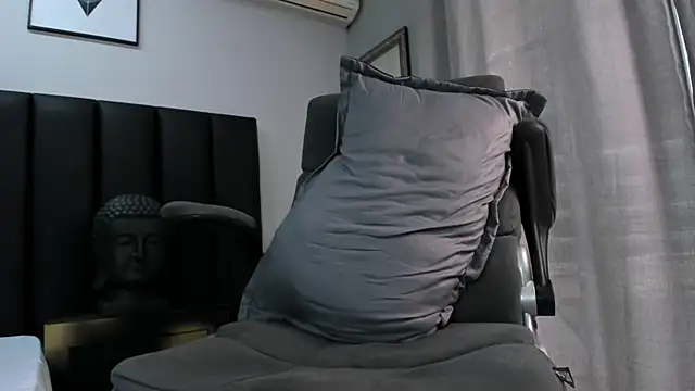 Snapshot of ISAAC_CRYSTON chatting on 7, 3, 2025 ISAAC CRYSTON online show from 7, 3, 2025
