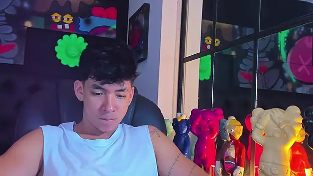 Snapshot of ISAAC_CRYSTON chatting on 3, 10, 2025 ISAAC CRYSTON online show from 3, 10, 2025