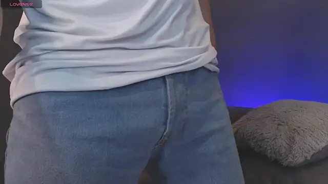 Snapshot of Golden-Boyy chatting on 15, 2, 2025 Golden-Boyy online show from 15, 2, 2025