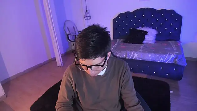 Snapshot of Golden-Boyy chatting on 24, 9, 2025 Golden-Boyy online show from 24, 9, 2025