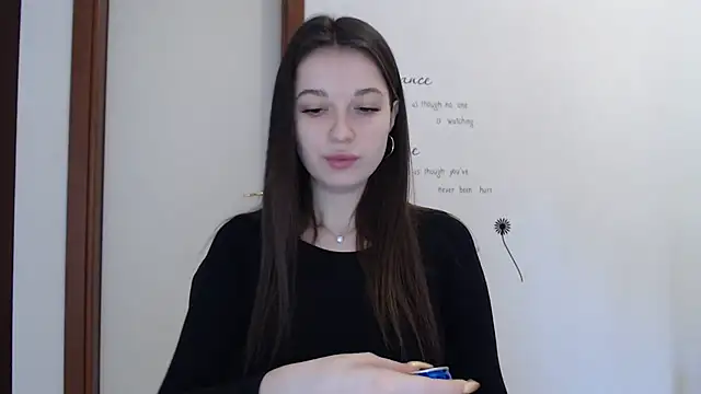 Snapshot of Eva_Eldis chatting on 6, 10, 2025 Eva Eldis online show from 6, 10, 2025