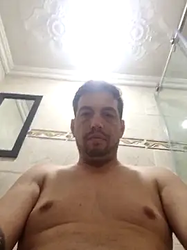 Snapshot of reyarturs13 chatting on 11, 2, 2025 reyarturs13 online show from 11, 2, 2025