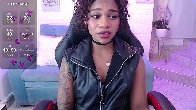 tylla  online show from 11, 3, 2025