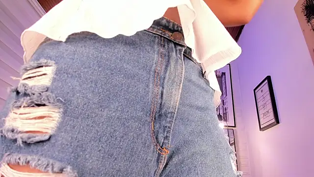 tylla  online show from 16, 10, 2025