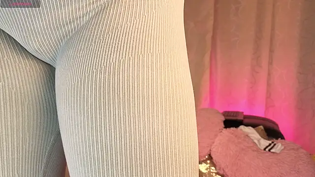 sophia dumont online show from 25, 2, 2026