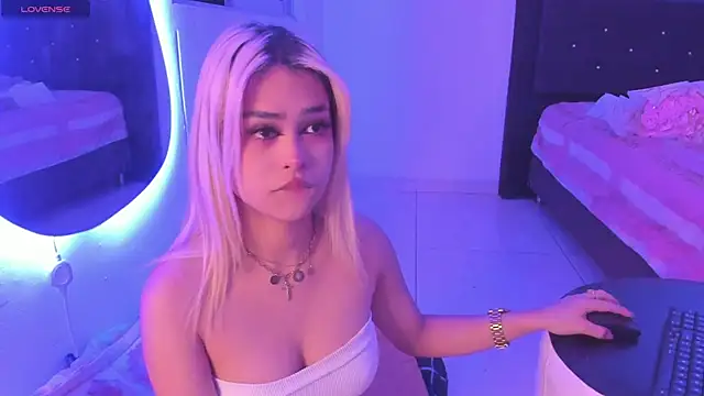  Charlottequeen online show from 14, 2, 2025