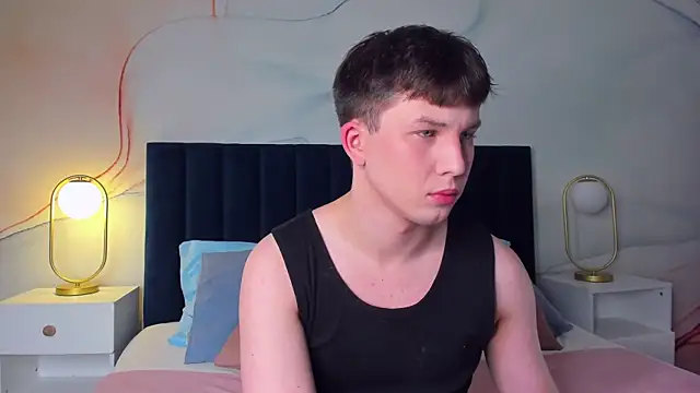 AdrianoAubert online show from 12, 9, 2025