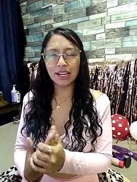 Snapshot of isabella_beauty_01 chatting on 15, 2, 2025 isabella beauty 01 online show from 15, 2, 2025