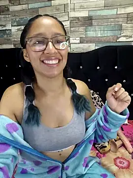 Snapshot of isabella_beauty_01 chatting on 7, 3, 2025 isabella beauty 01 online show from 7, 3, 2025