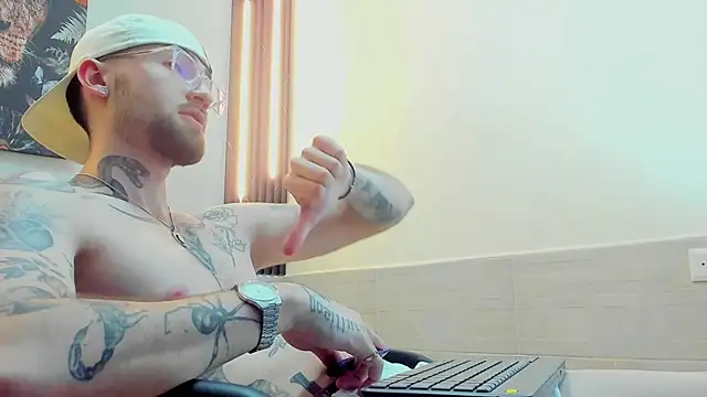 Luke davis01 online show from 13, 2, 2025