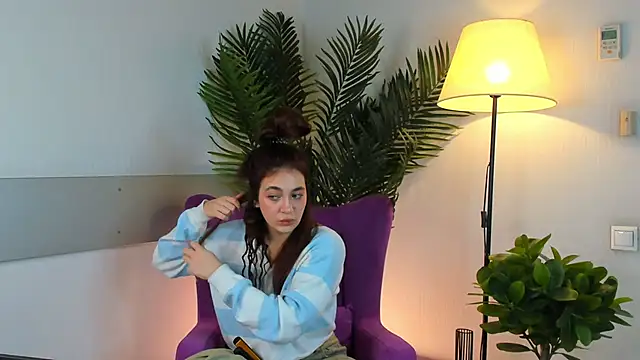 Snapshot of PortiaBellew chatting on 7, 2, 2025 PortiaBellew online show from 7, 2, 2025