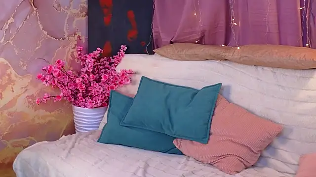 Snapshot of PortiaBellew chatting on 13, 2, 2025 PortiaBellew online show from 13, 2, 2025